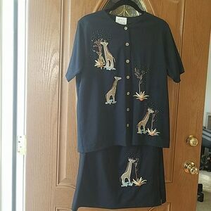 Quaker Factory Giraffe 2pc Skirt set. Sz S EUC